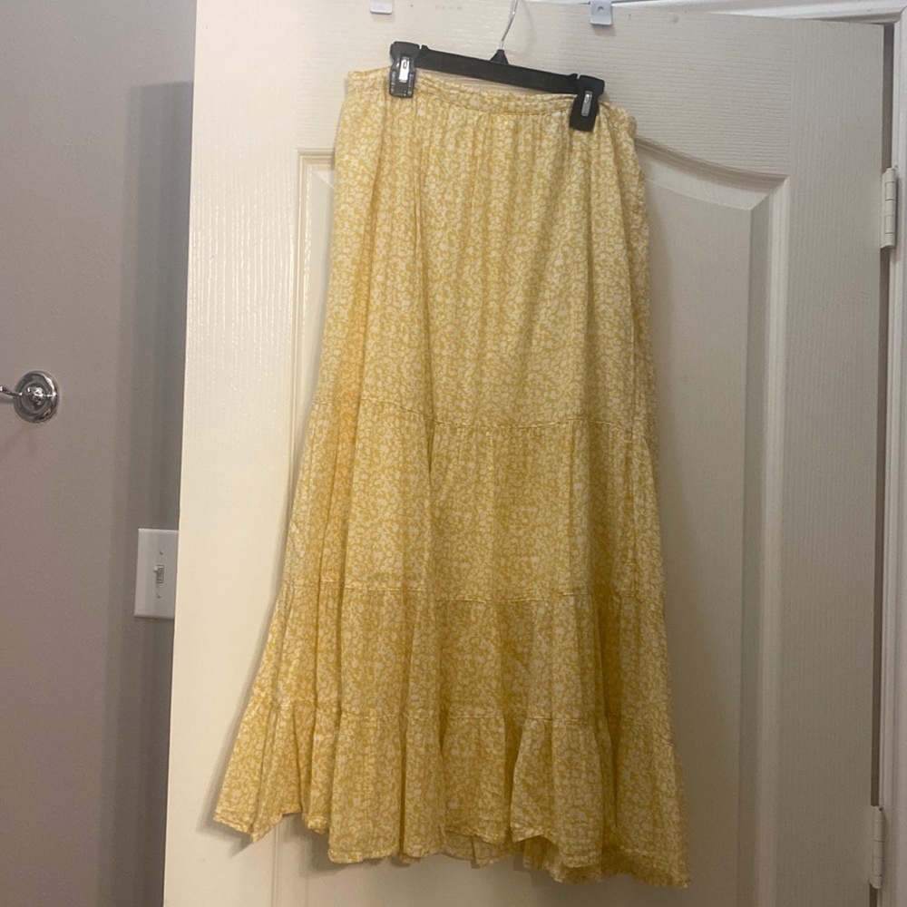 Banana Republic MIDI yellow skirt
